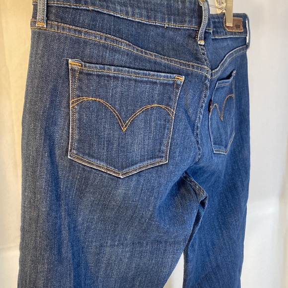 Levi's Jeans |Mid Rise Straight Jeans Slight Curve Women's Blue Denim size 31x32 - Picture 7 of 10
